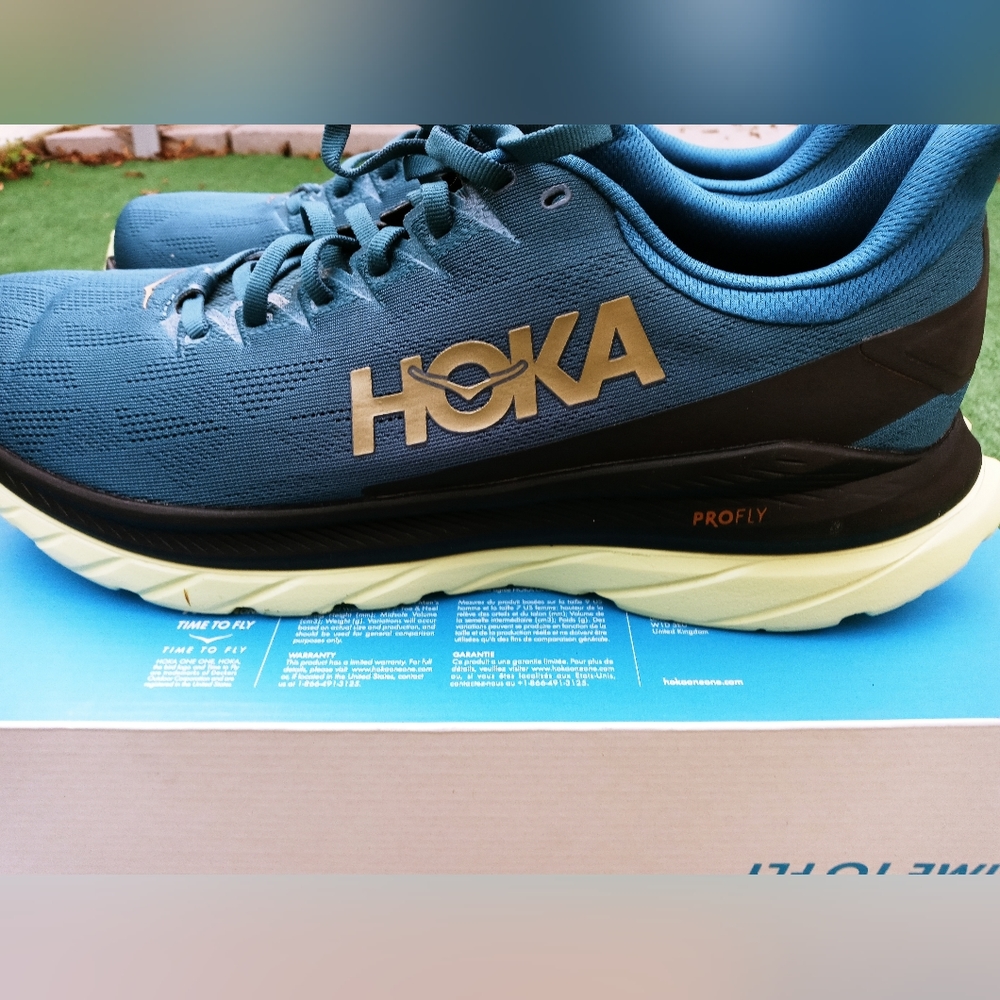 Mens Hoka One One Mach 4 size 12.5 D